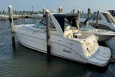 Rinker Fiesta Vee 300