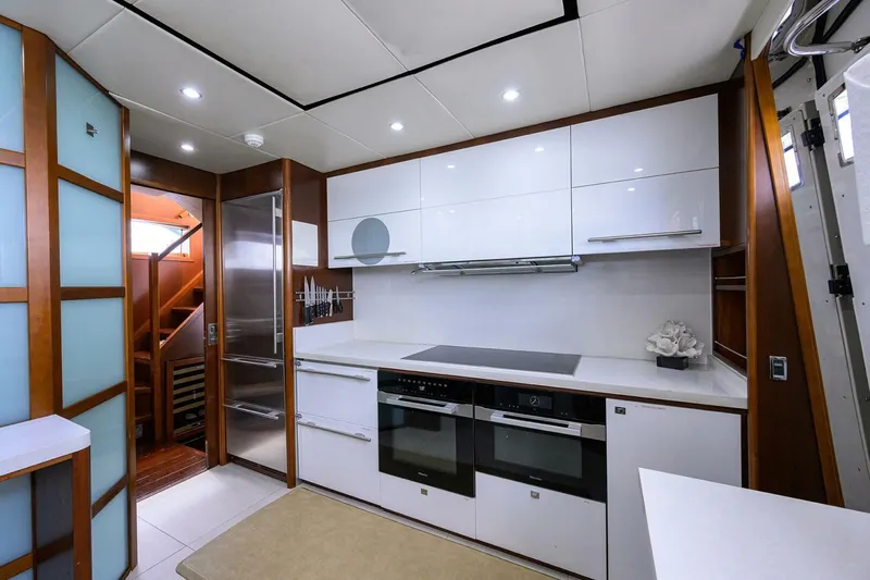 21 Sea Sands Yacht Photos Pics 