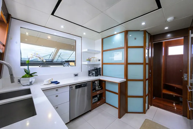 21 Sea Sands Yacht Photos Pics 