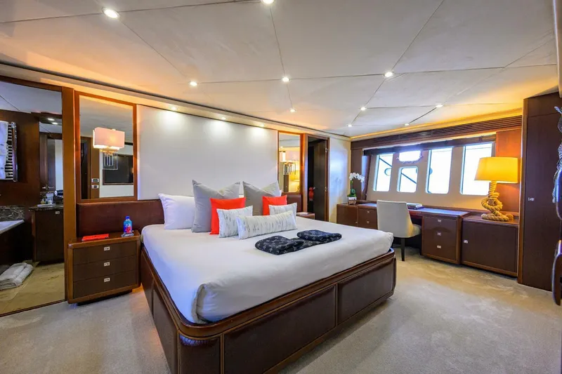 21 Sea Sands Yacht Photos Pics 
