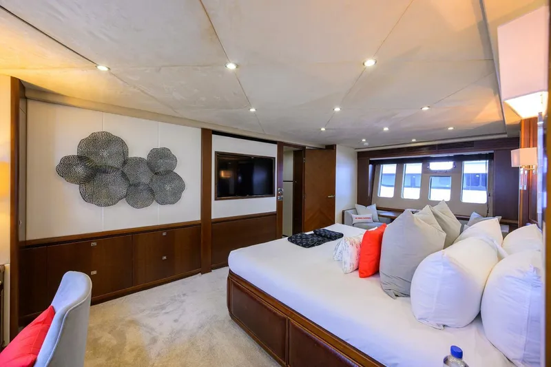 21 Sea Sands Yacht Photos Pics 