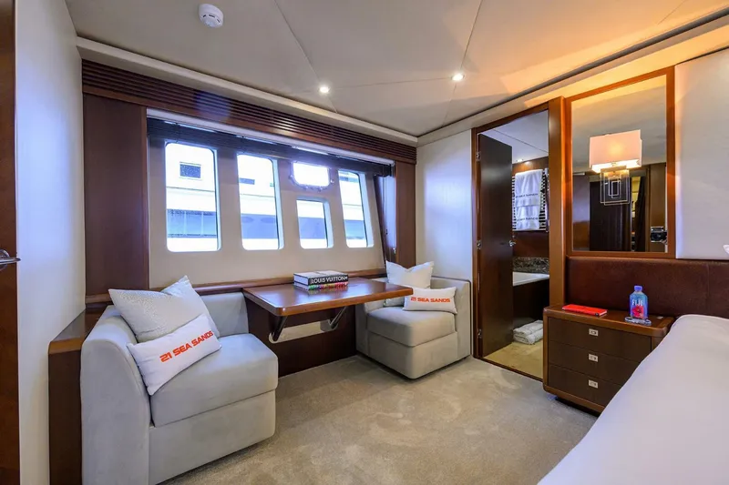 21 Sea Sands Yacht Photos Pics 