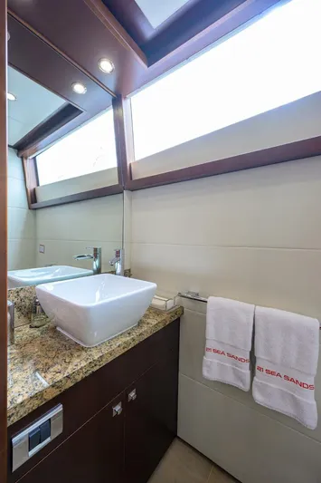 21 Sea Sands Yacht Photos Pics 