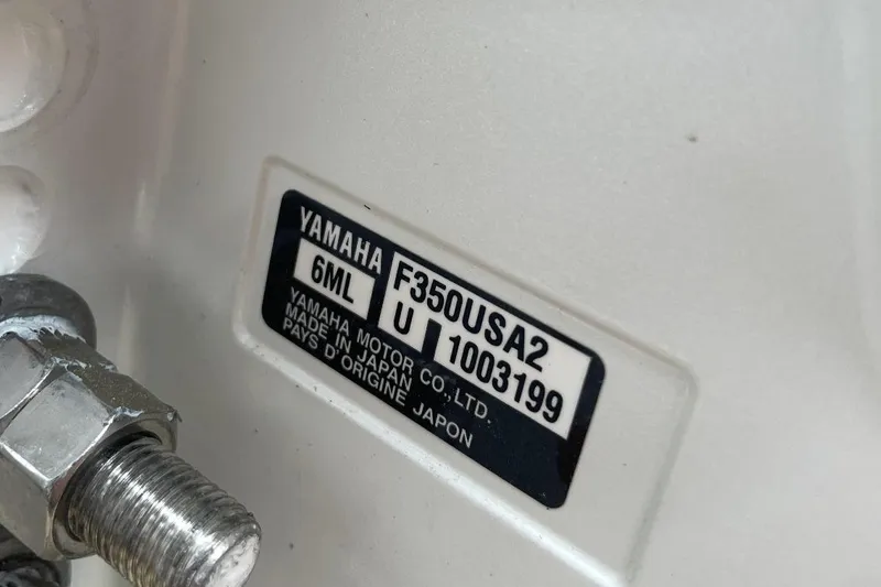  Yacht Photos Pics Yamaha engine label on Jupiter 32, model year 2023, showing specifications and origin.