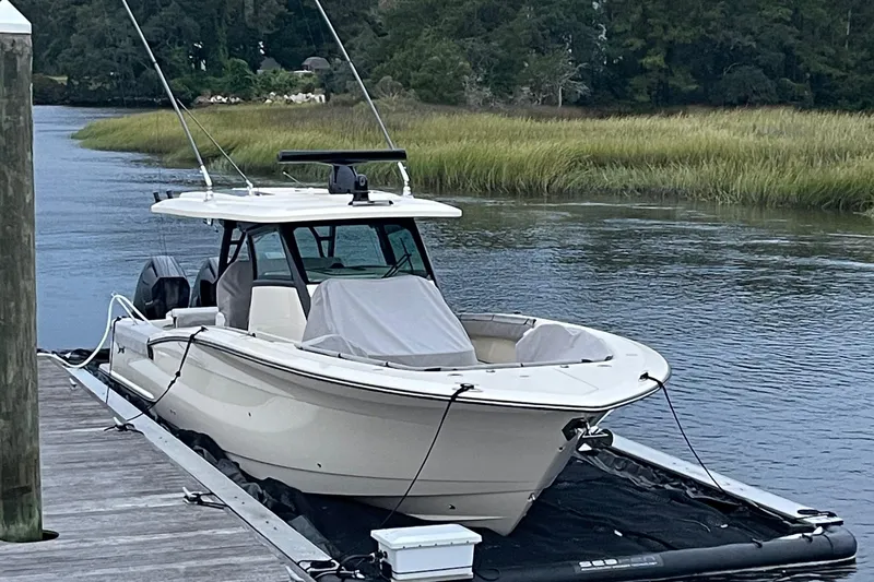 Maryanray Yacht Photos Pics In the Sea Pen