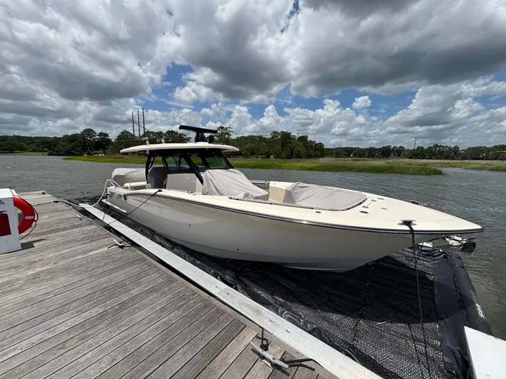 Maryanray Yacht Photos Pics In the Sea Pen