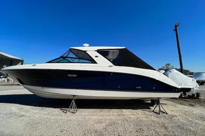 Sea Ray SLX 400 Outboard