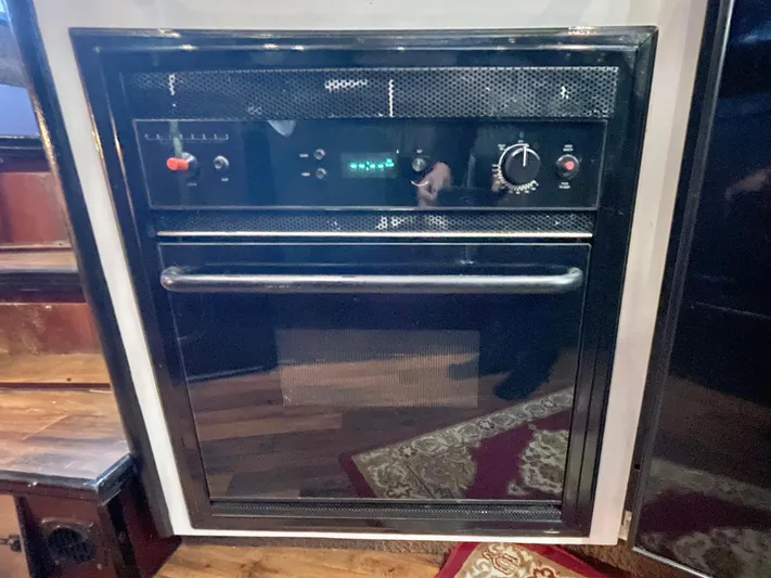 Hailey Brae Yacht Photos Pics 