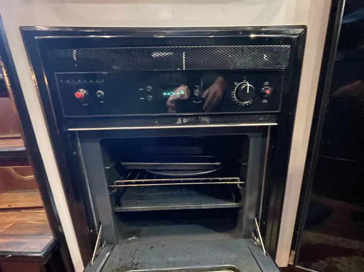 Hailey Brae Yacht Photos Pics 