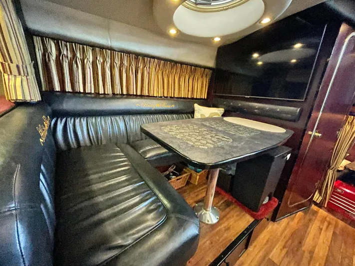 Hailey Brae Yacht Photos Pics 