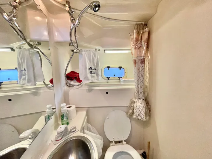 Hailey Brae Yacht Photos Pics 