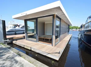 2022 Dock25 Houseboat