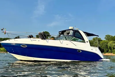 Rinker 320 Express Cruiser