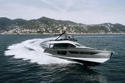 Azimut Fly 68