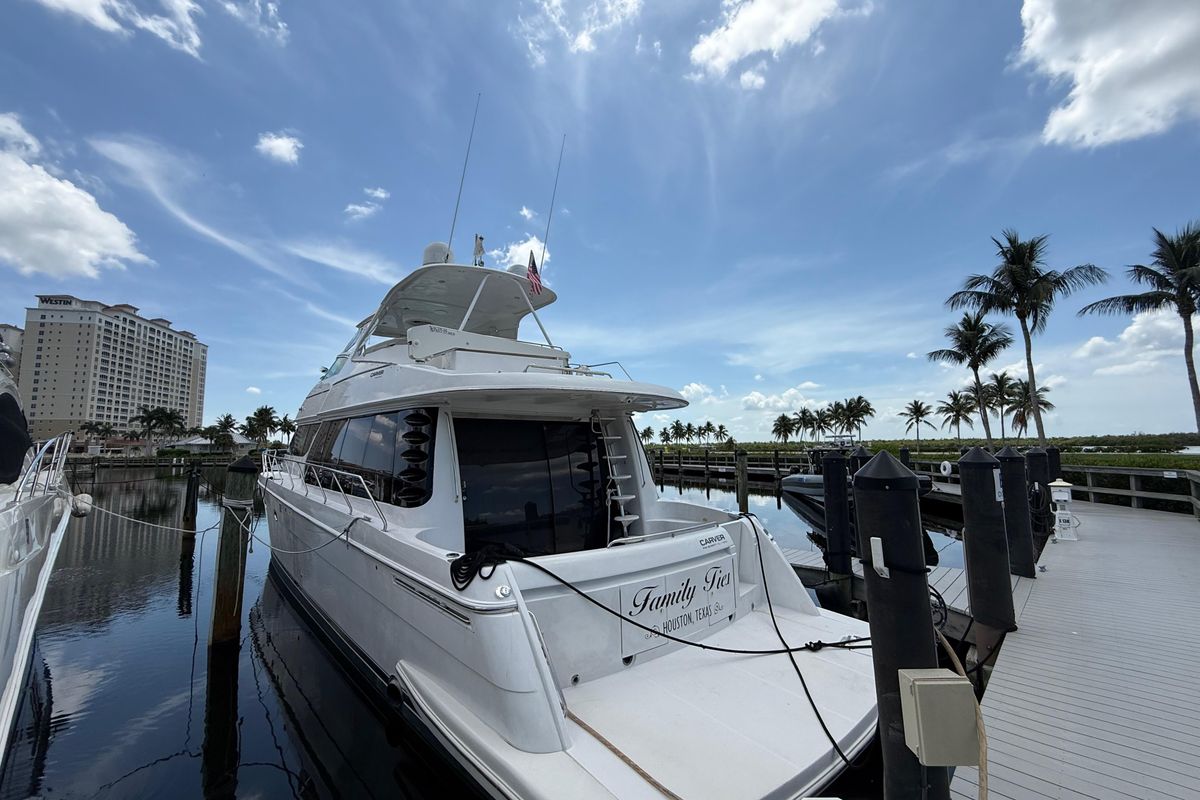 2002 Carver 57 