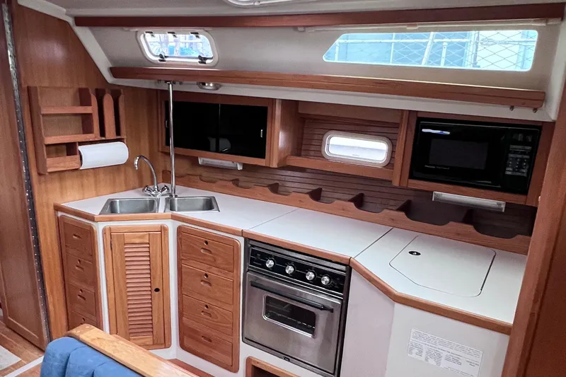 Circe III Yacht Photos Pics 