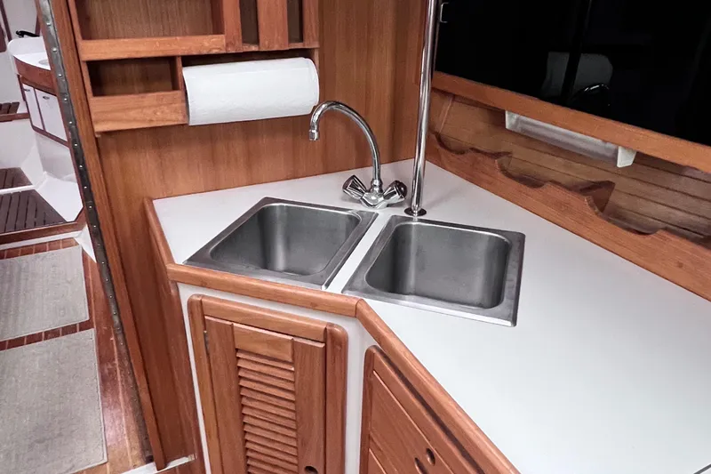 Circe III Yacht Photos Pics 