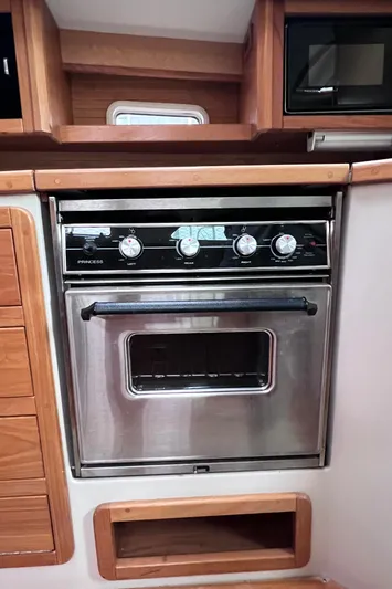 Circe III Yacht Photos Pics 