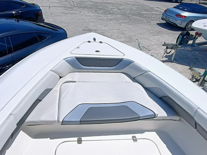 270-912 Yacht Photos Pics 2024 ShearWater 270 Carolina SS Open Bow boat with sleek seating design.