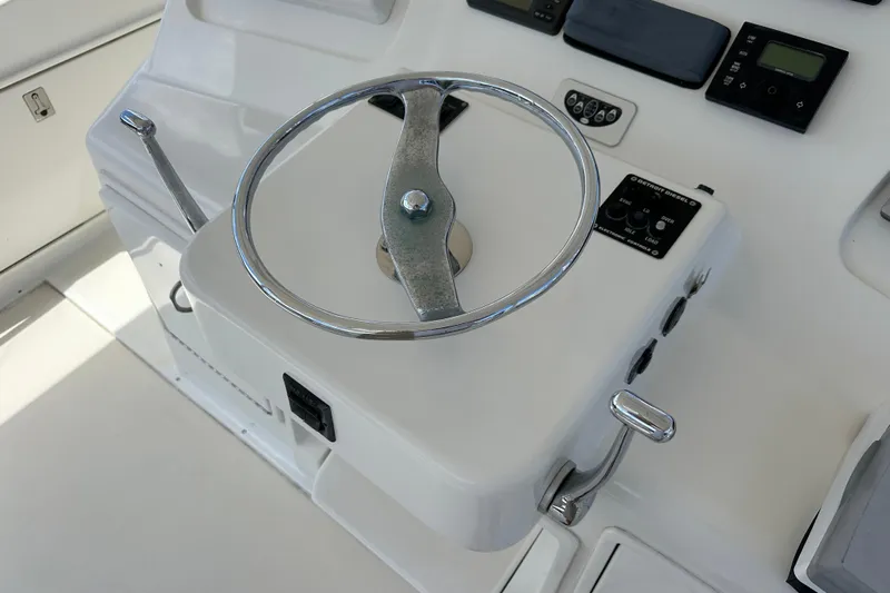Gold Coast Yacht Photos Pics Helm controls