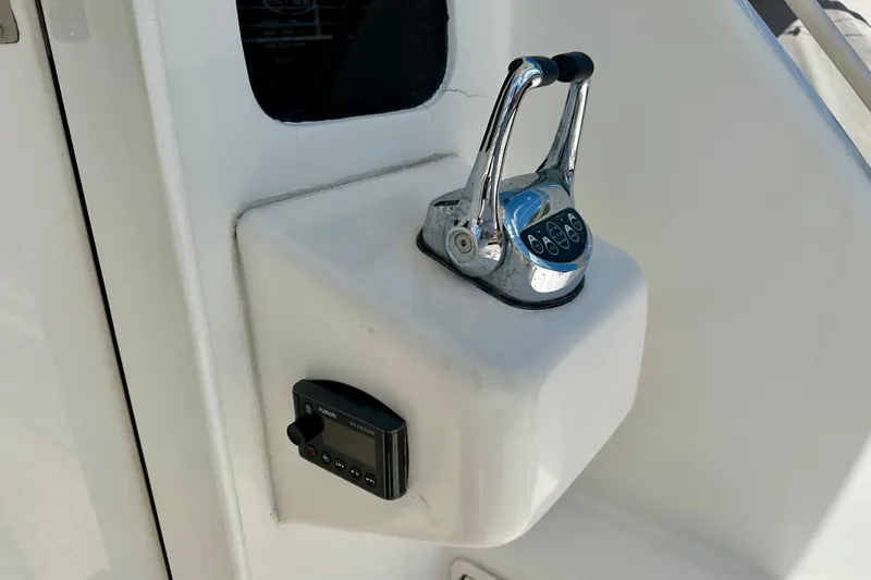 Gold Coast Yacht Photos Pics Cockpit controls