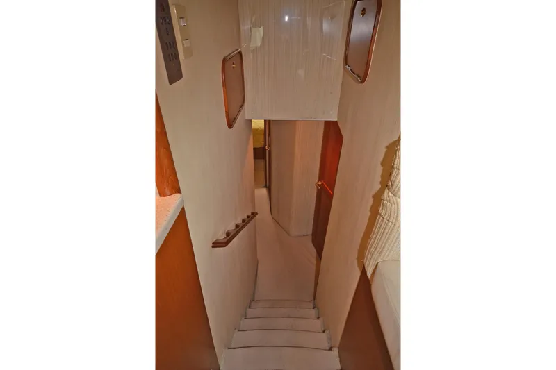 Gold Coast Yacht Photos Pics Lower companionway