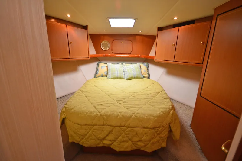 Gold Coast Yacht Photos Pics VIP stateroom