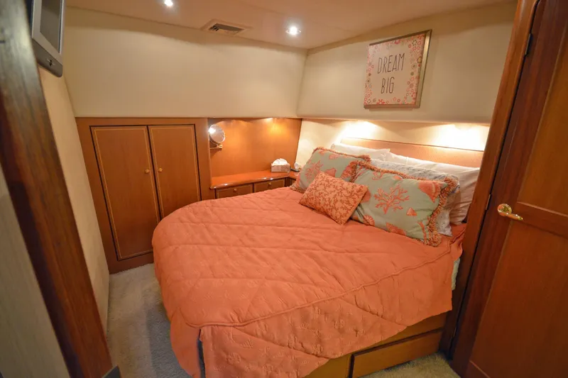 Gold Coast Yacht Photos Pics Master stateroom