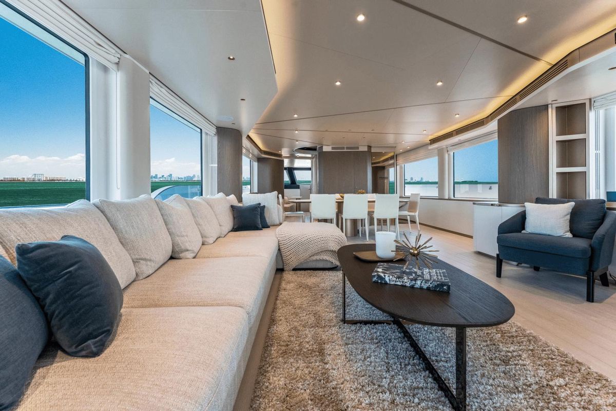 2023 Azimut 82 