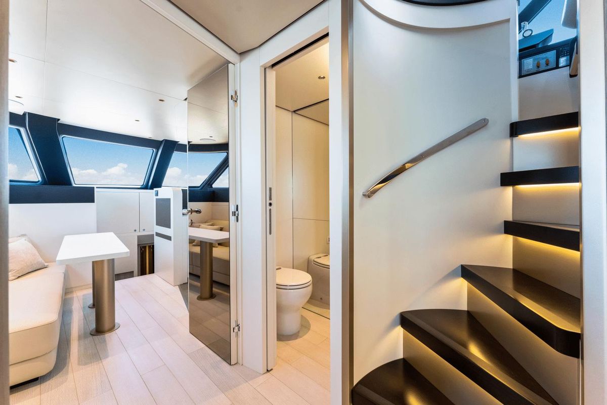 2023 Azimut 82 