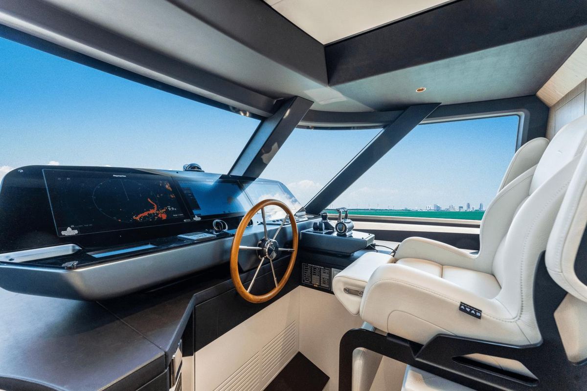 2023 Azimut 82 