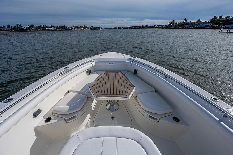 2016 Boston Whaler 350 Outrage