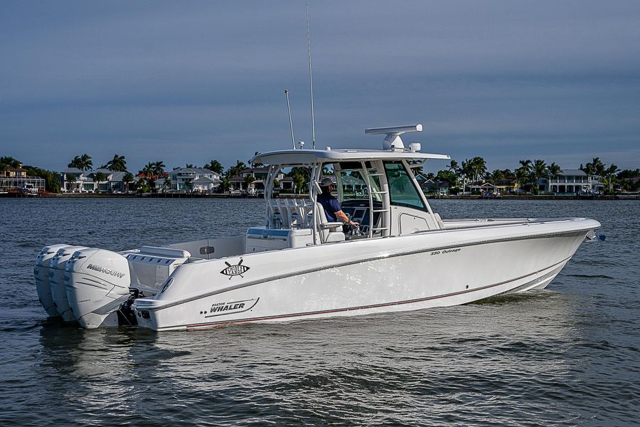 2016 Boston Whaler 350 Outrage