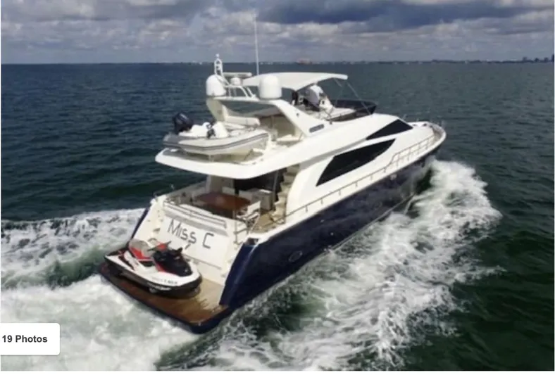 Miss C Yacht Photos Pics Luxury yacht Uniesse 65 MY 2009 cruising at sea.