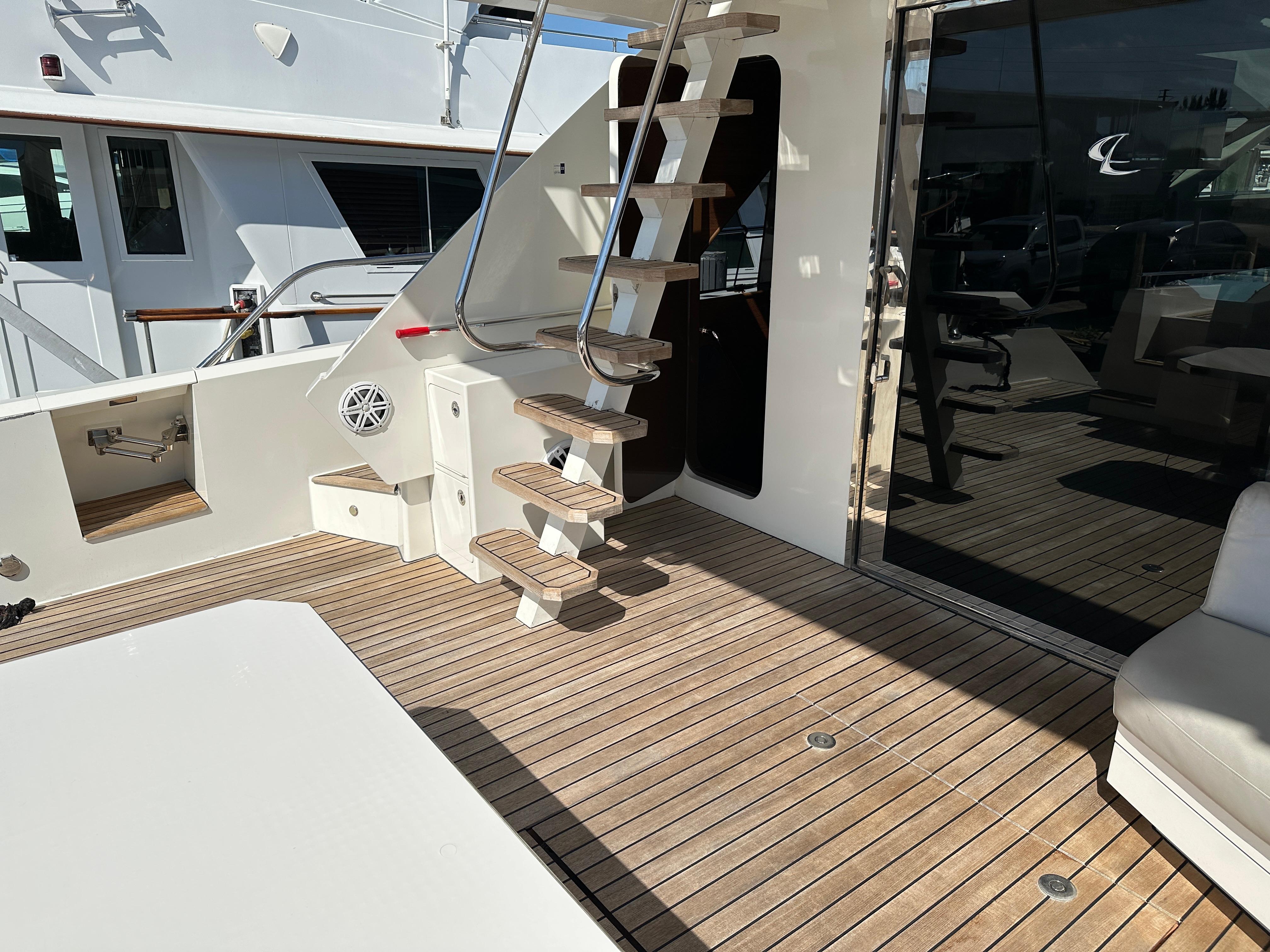 Yacht Photo 68