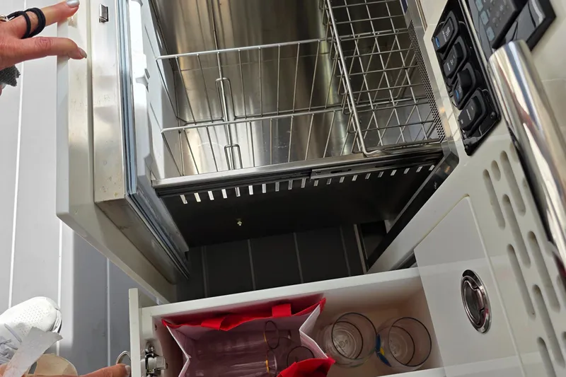 Salty Dawg Yacht Photos Pics 