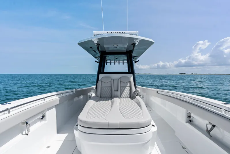  Yacht Photos Pics 2025 INVINCIBLE 33 CAT - Image 19