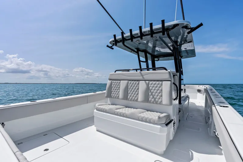  Yacht Photos Pics 2025 INVINCIBLE 33 CAT - Image 35