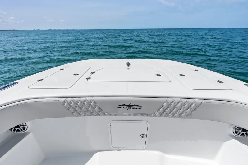 Yacht Photos Pics 2025 INVINCIBLE 33 CAT - Image 18