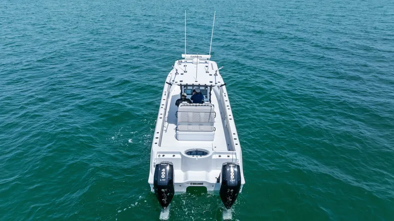  Yacht Photos Pics 2025 INVINCIBLE 33 CAT - Image 8