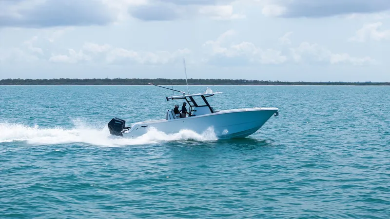  Yacht Photos Pics 2025 INVINCIBLE 33 CAT - Image 12