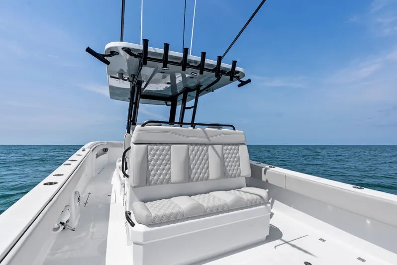  Yacht Photos Pics 2025 INVINCIBLE 33 CAT - Image 33