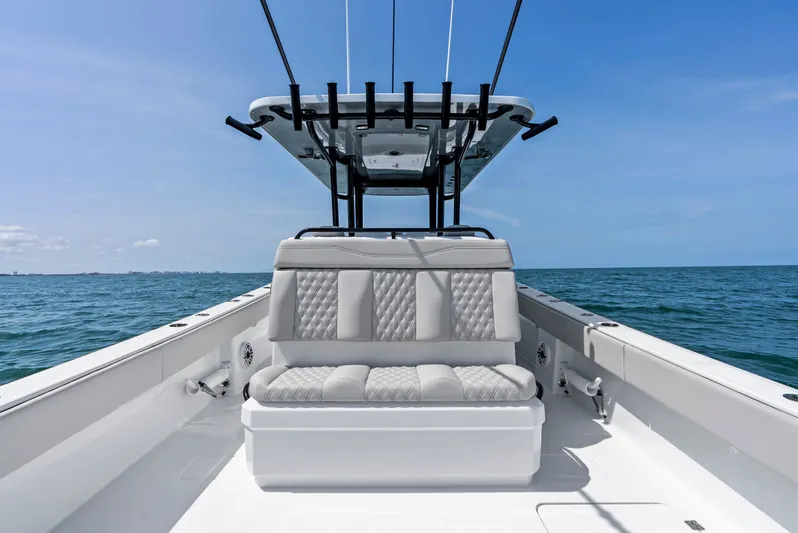  Yacht Photos Pics 2025 INVINCIBLE 33 CAT - Image 34