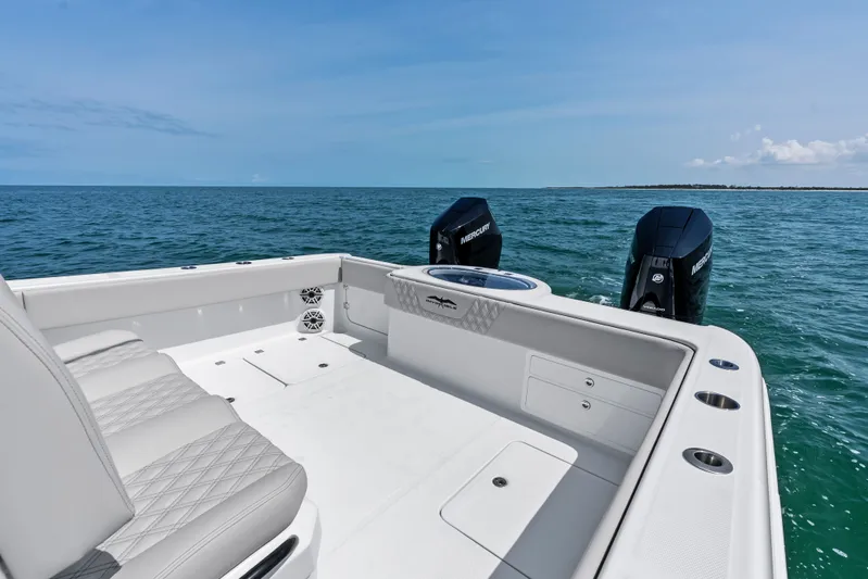  Yacht Photos Pics 2025 INVINCIBLE 33 CAT - Image 22