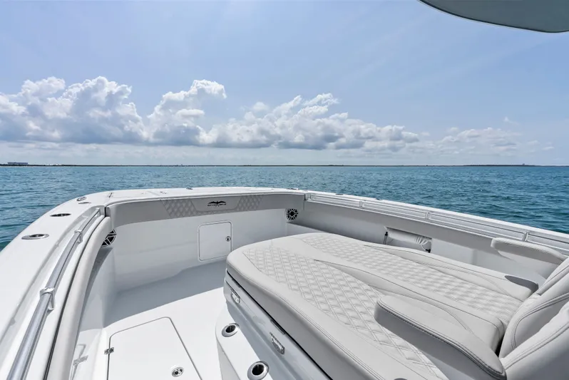  Yacht Photos Pics 2025 INVINCIBLE 33 CAT - Image 21