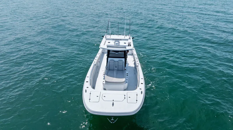  Yacht Photos Pics 2025 INVINCIBLE 33 CAT - Image 7