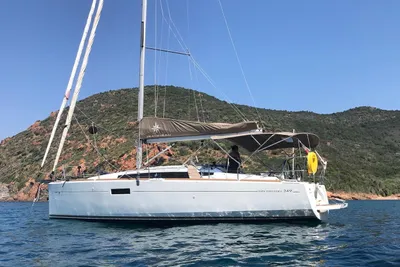 2017 Jeanneau Sun Odyssey 349