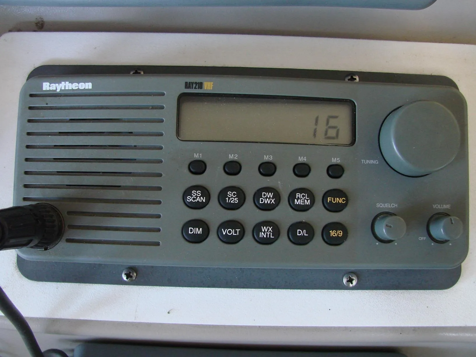 Raytheon VHF radio on Sea Ray 340 Sundancer 2001.