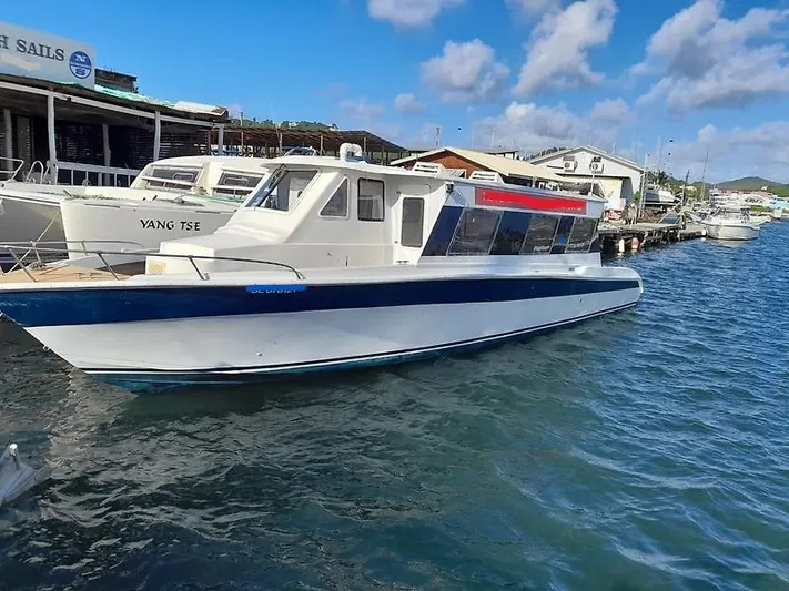 Hewanorea Express Yacht Photos Pics 