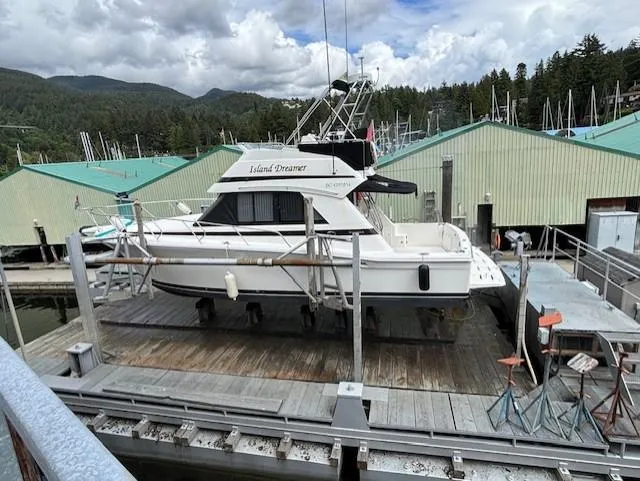 Island Dreamer Yacht Photos Pics 